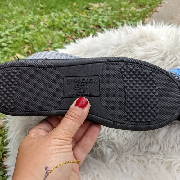 NWOT Isotoner Aztec Print Tall Slippers Size 6-7 - Picture 3 of 3